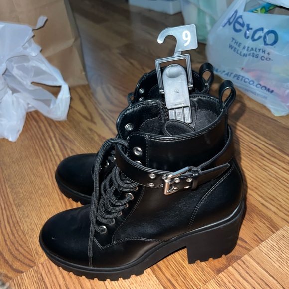 No Boundaries Black Combat Boots - Picture 3 of 5